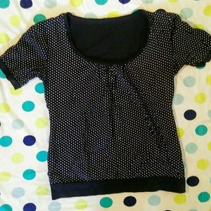Black/white ladies top